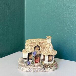 Epl The Aristocrats Collection Miniature English Country Old Cottage Figurine